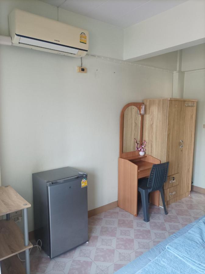 Appartement Jatuporn A3 à Rangsit Extérieur photo